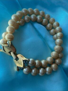 Vintage Trifari Double Strand Pearl Bracelet Gold tone clasp